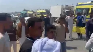 مصرع 15 عاملاً وإصابة 32 آخرين في حادث تصادم مروع بالإسماعيلية
